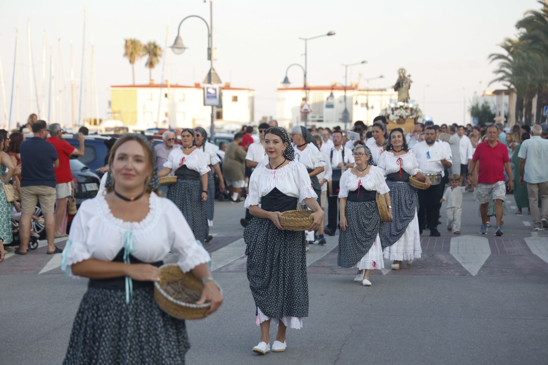 En imágenes, procesiones de la Virgen de La Asunción en Los Alcázares, Cabo de Palos y Los Nietos