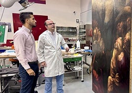 El director general de Patrimonio Cultural, Patricio Sánchez, visitó esta semana el proceso de restauración de 'La Ascensión' de Procaccini.