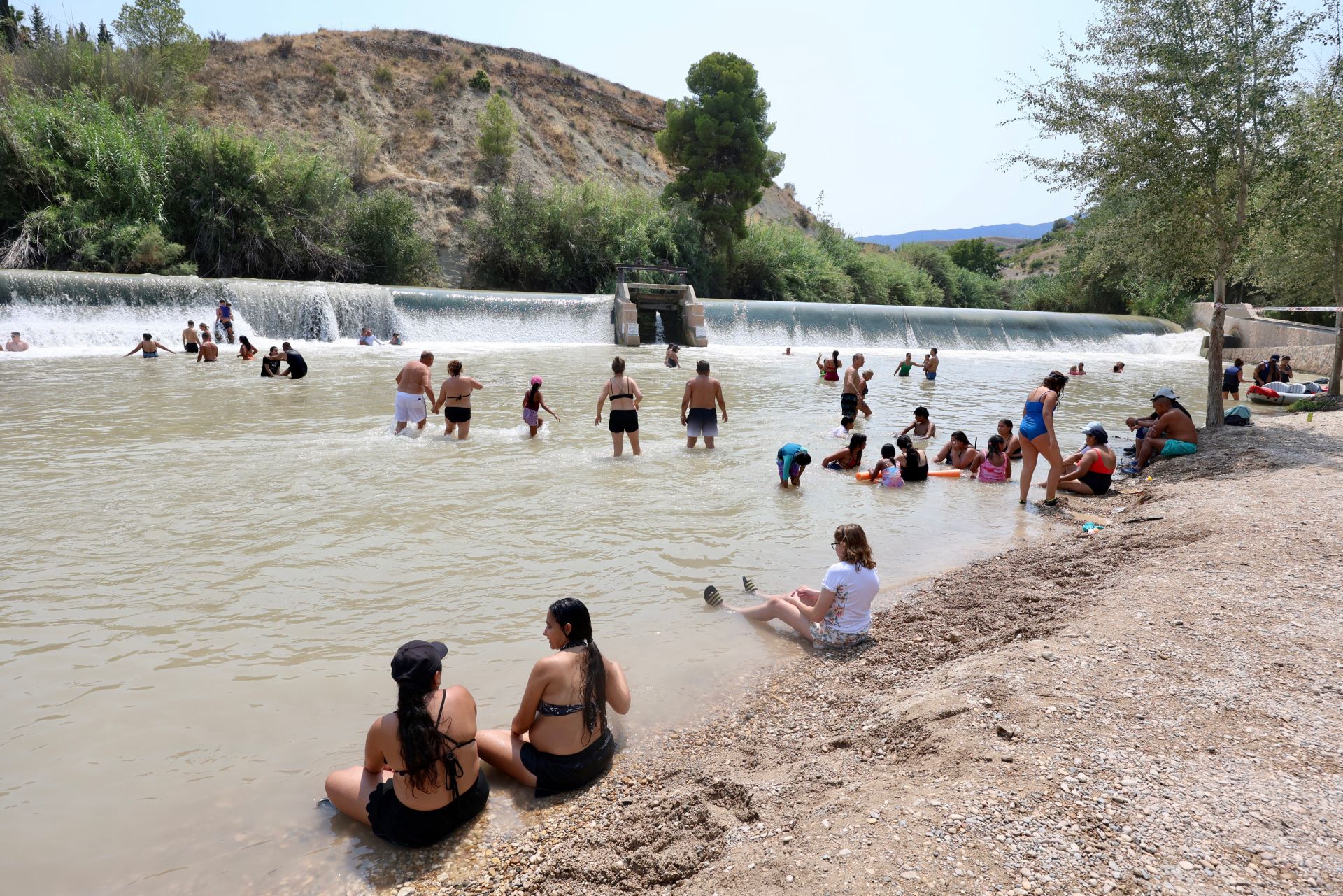 En imágenes, los ríos de la Región de Murcia se convierten en refugio contra la ola de calor
