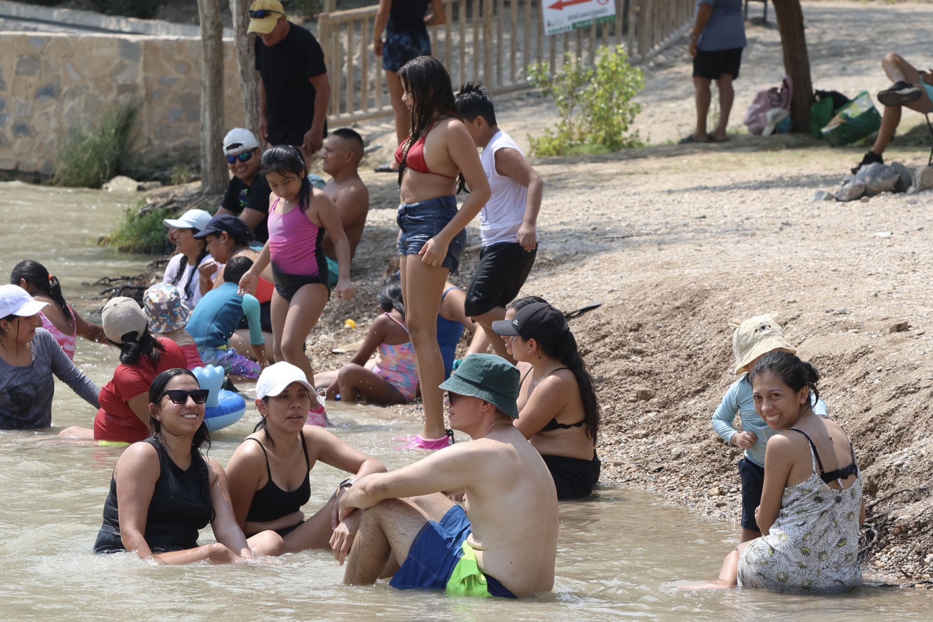 En imágenes, los ríos de la Región de Murcia se convierten en refugio contra la ola de calor
