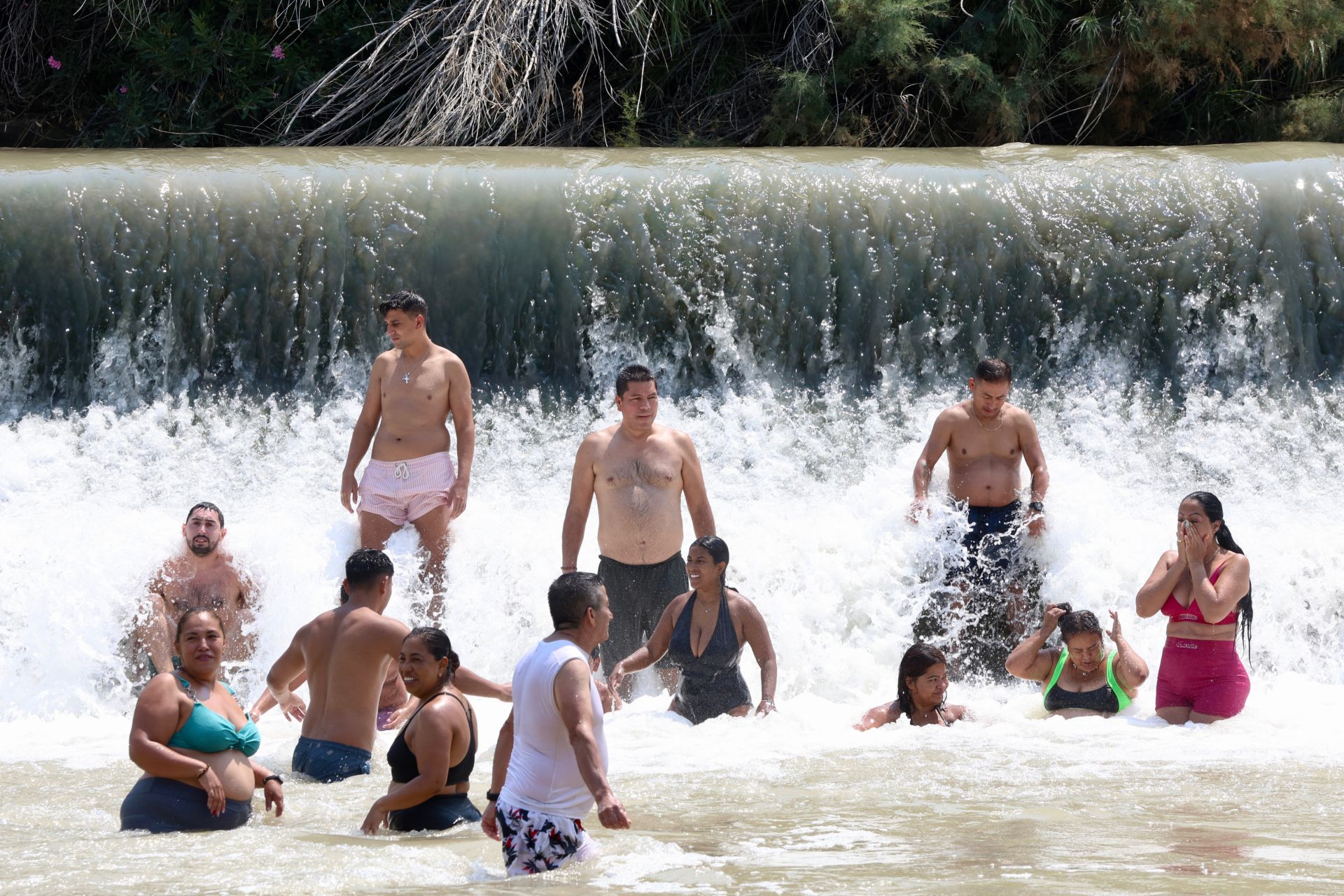 En imágenes, los ríos de la Región de Murcia se convierten en refugio contra la ola de calor