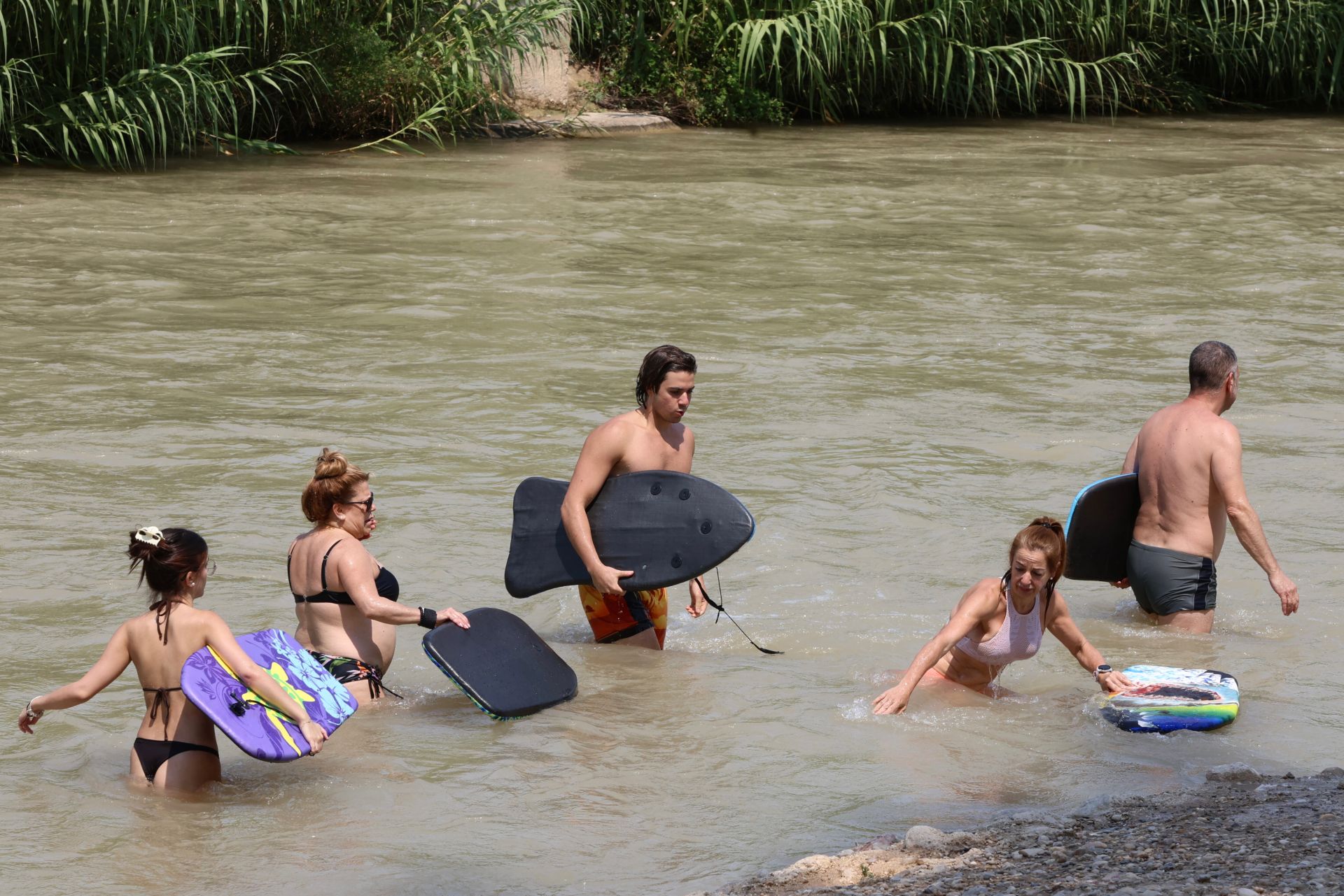 En imágenes, los ríos de la Región de Murcia se convierten en refugio contra la ola de calor