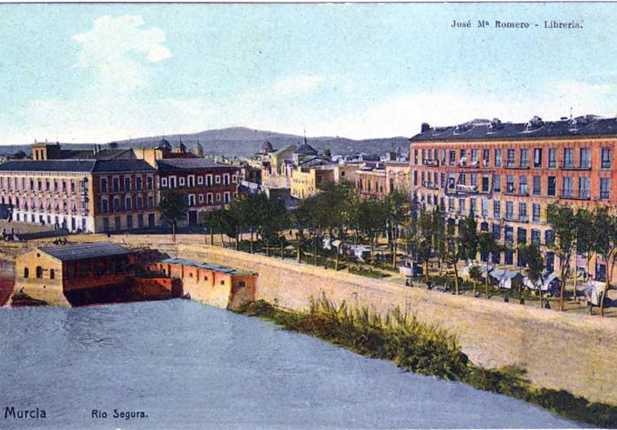 Postal coloreada del plano de San Francisco alrededor del año 1921. A la izquierda, el convento de San Francisco.