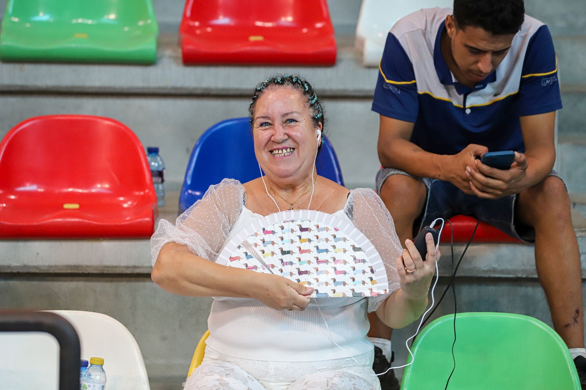 En imágenes, Murcia sufre la alerta roja por calor y el pabellón Cagigal se habilita como refugio climático