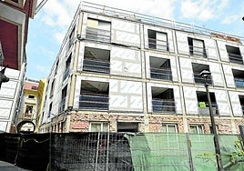 Estado de las obras de remodelación del hotel Arco de San Juan, en Murcia, ayer.