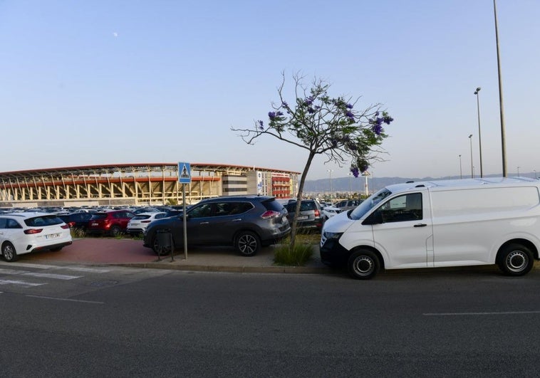 Accesos, aparcamientos y la limpieza del Enrique Roca, los deberes del Ayuntamiento de Murcia