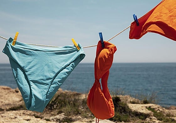 No tires tu bikini o bañador: así puedes quitar las manchas amarillas con solo dos productos.