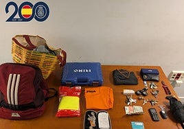 Los efectos que fueron robados en el interior del coche.