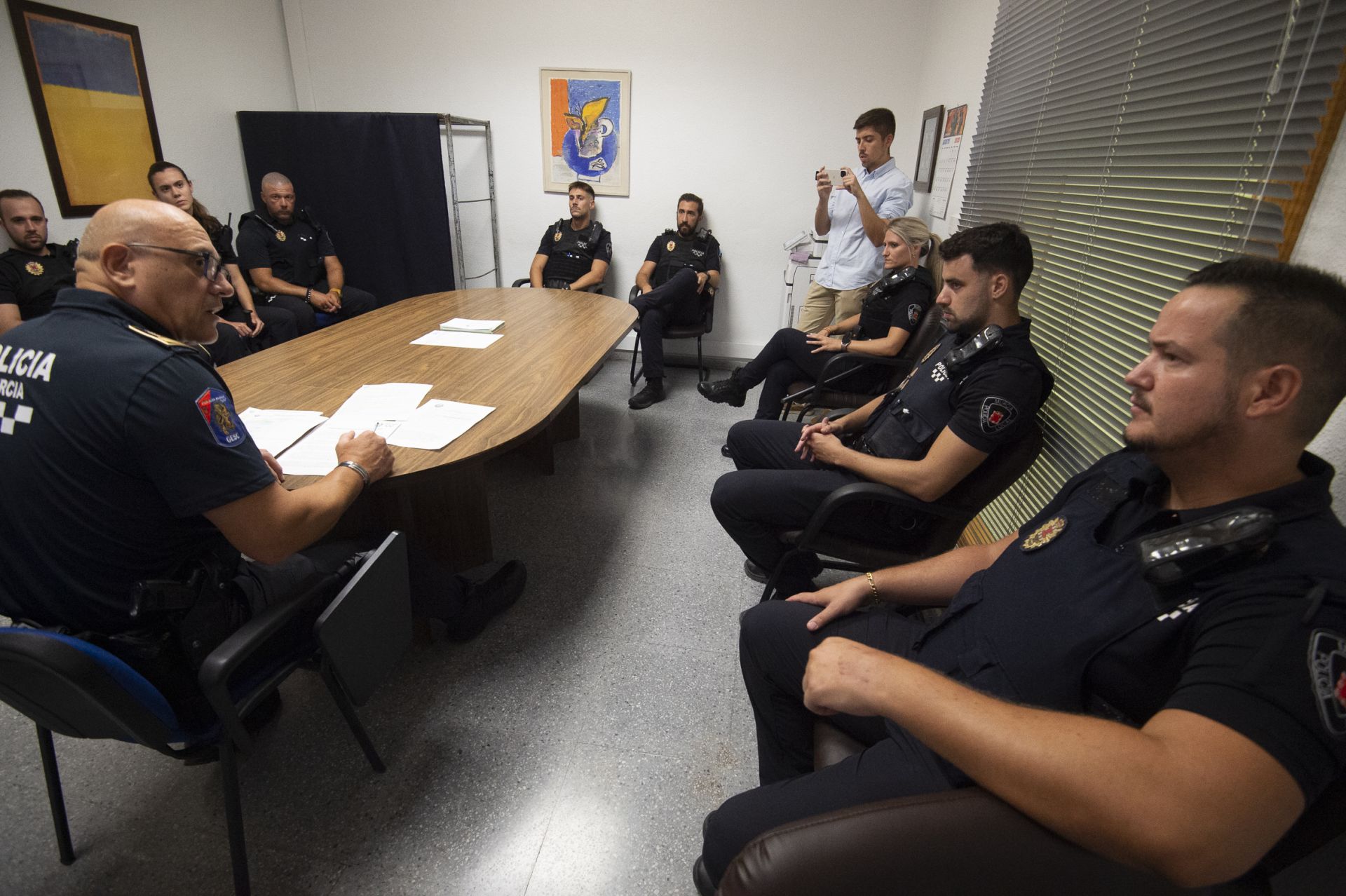 Así trabajan las patrullas nocturnas de la Policía Local de Murcia