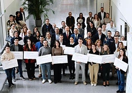Fotografía de grupo de los premiados tras el acto de entrega de de 'Encuentro TF'.