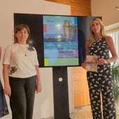 PIlar Torres (d.), durante la presentación de la guía.