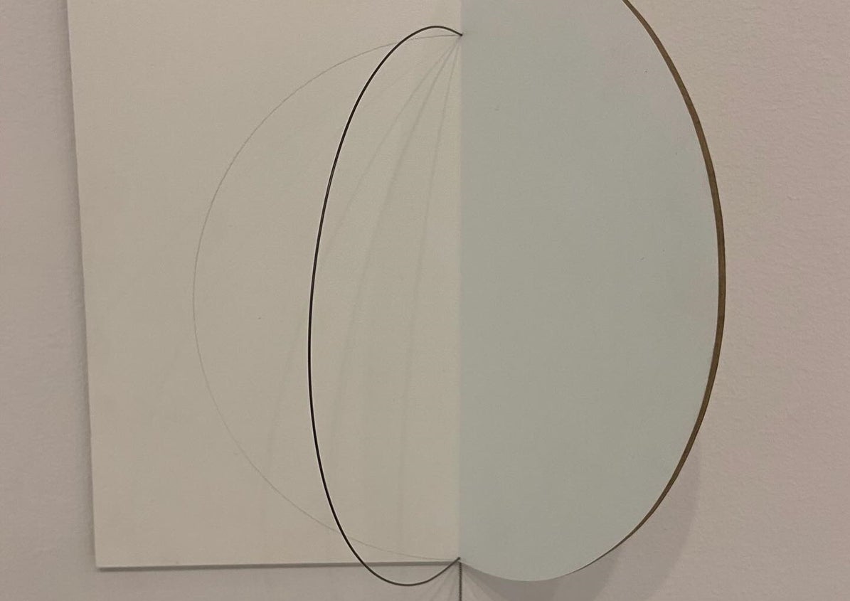 Imagen secundaria 1 - 1. El reconocido fotógrafo Koo Bohnchang muestra en Cartagena una exposición que lleva su nombre, en la sala Domus del Pórtico, junto al Teatro Romano, hasta el próximo 28 de septiembre con entrada libre. 2. En 'Silver Rythm', en el Palacio Consistorial, Jong Oh demuestra que hay otras perspectivas, no todo lo que vemos es lo que parece. 3. Timothy Hyunsoo Lee, artista coreano-estadounidense con formación en neurociencia y arte, expone 'Entre cuerpos y fronteras: Cartografías diaspóricas queer'.