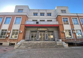 Edificio central del campus Alfonso XIII.