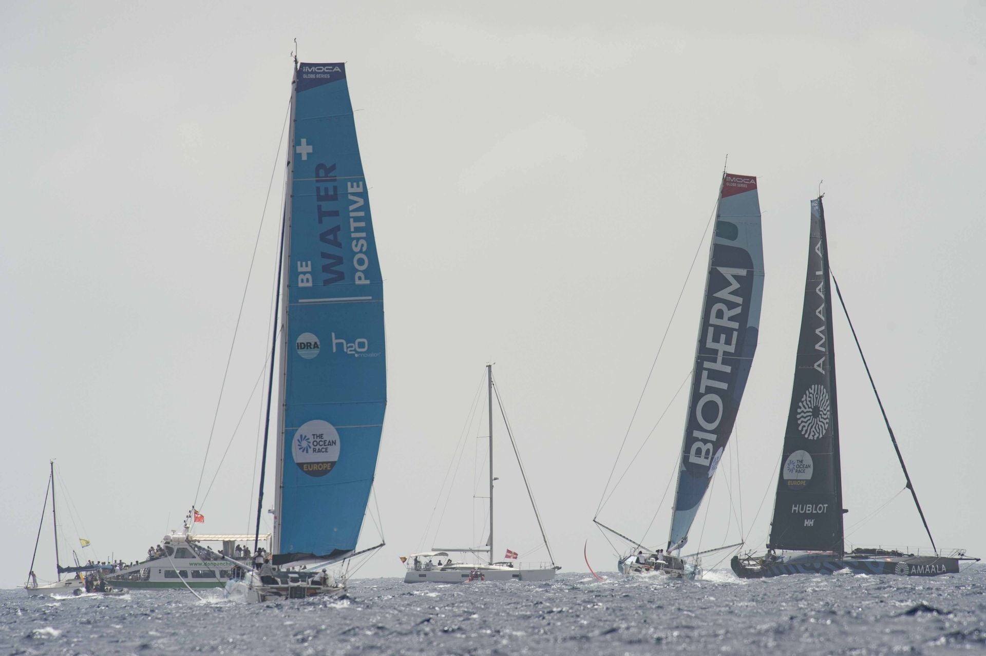 En imágenes, la Ocean Race se marcha de Cartagena hacia Niza