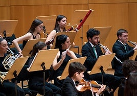 Algunos de los músicos que componen la OJRM.