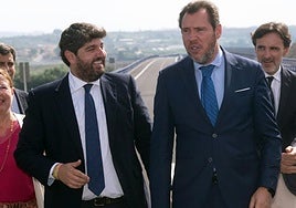 López Miras y Óscar Puente, el pasado mes de julio, en la apertura parcial del Arco Noroeste.