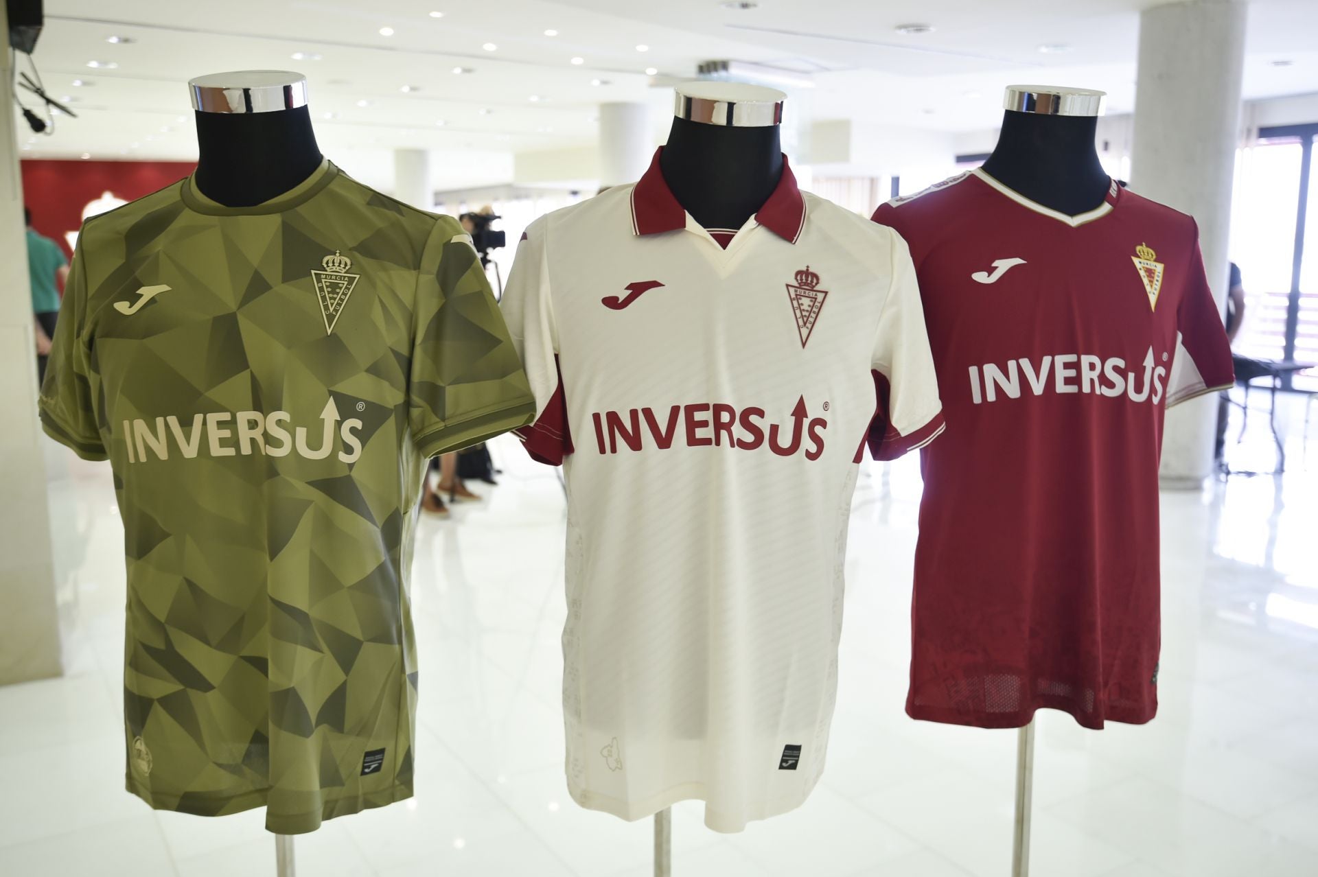 La presentación de la tienda del Real Murcia, en imágenes