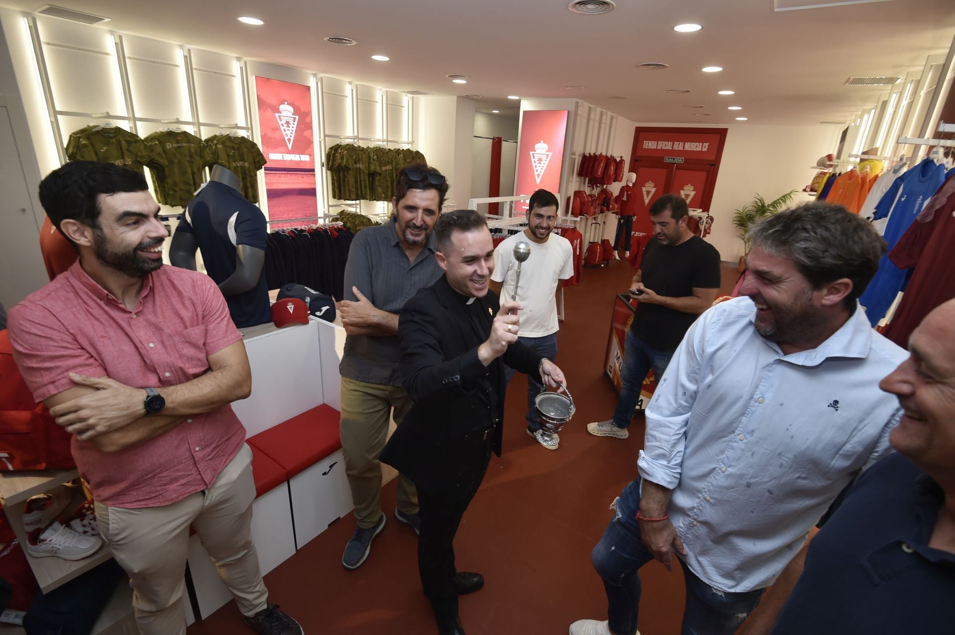 La presentación de la tienda del Real Murcia, en imágenes