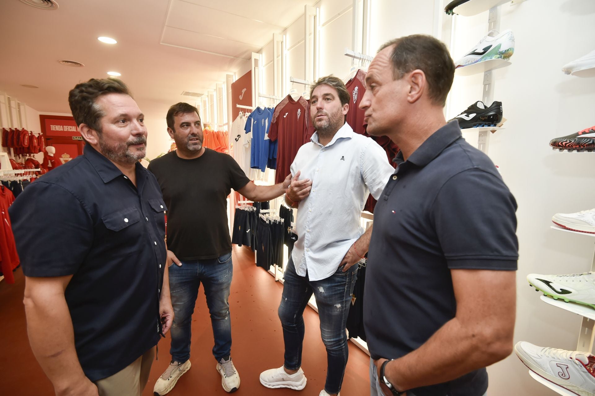 La presentación de la tienda del Real Murcia, en imágenes