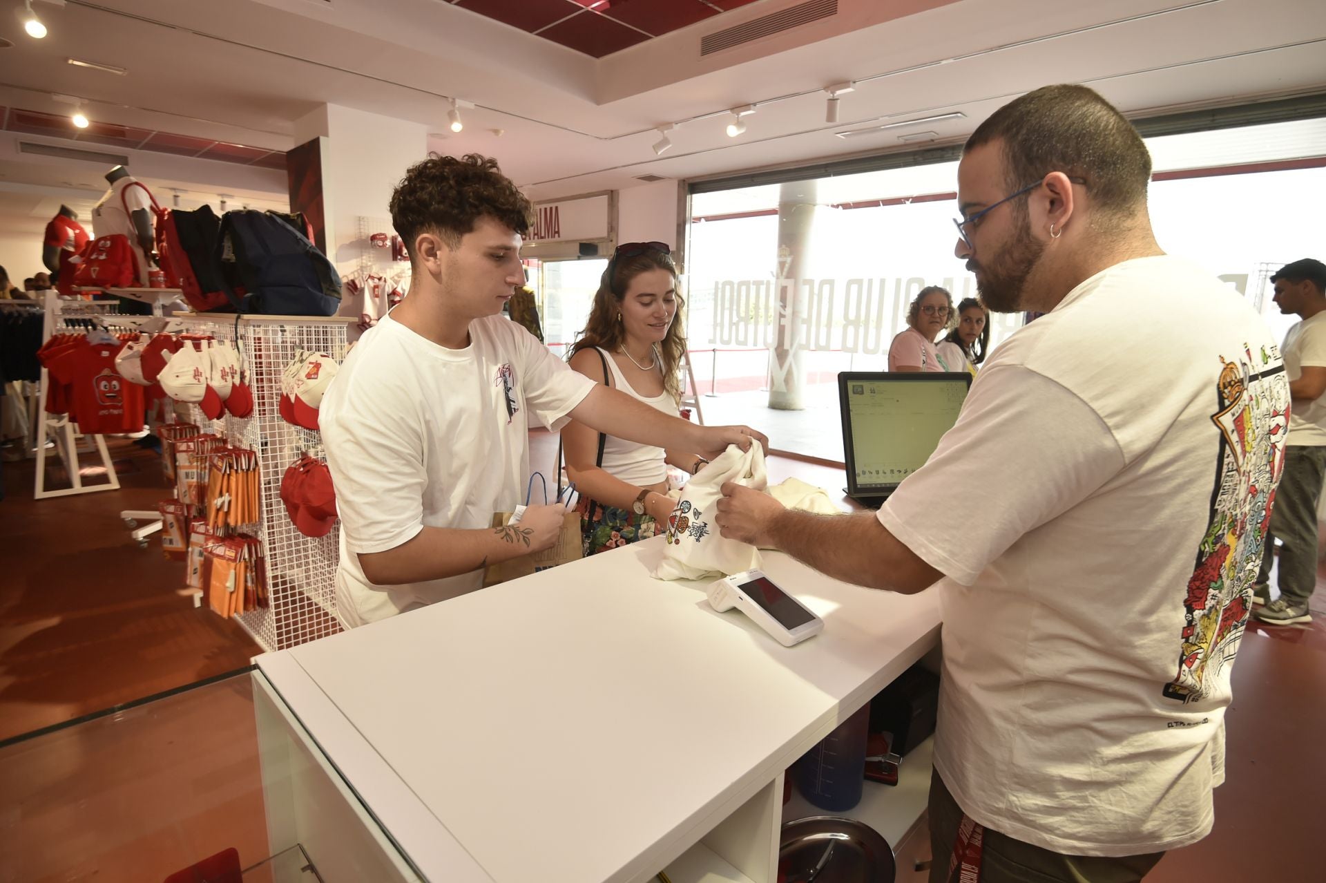 La presentación de la tienda del Real Murcia, en imágenes