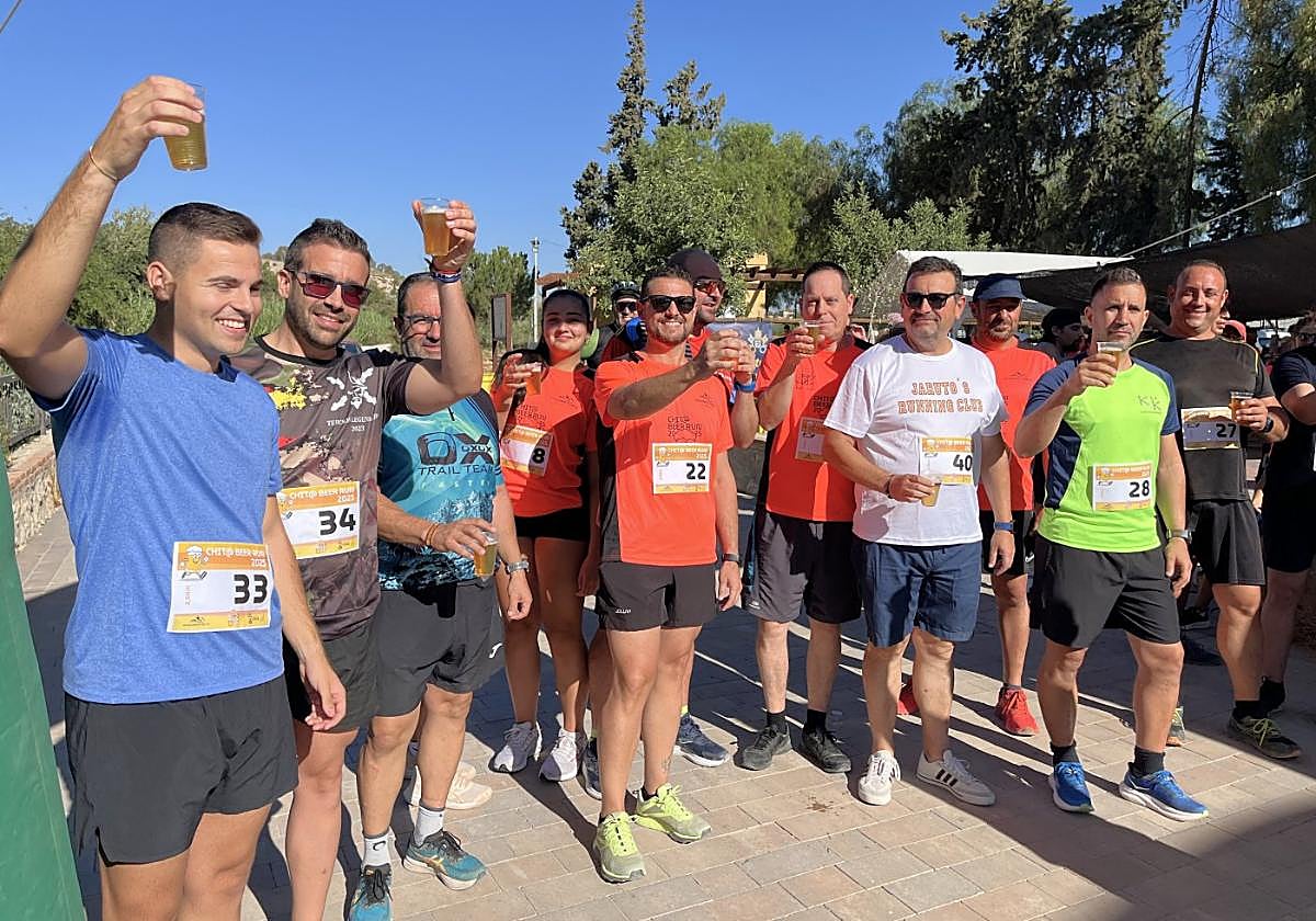Participantes en la primera Chito Beer Run de Cieza.