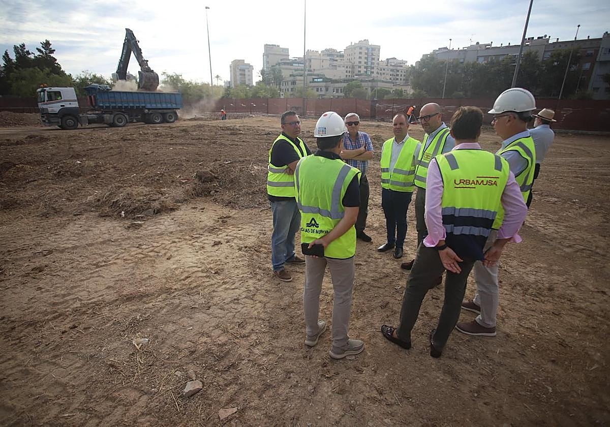 Visitas a las obras en el recinto, este lunes.