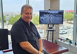 Francisco Gumbao. El padre del circuito, en su despacho oficial, donde lleva a cabo sus responsabilidades como consejero del Grupo Soledad, entre otras muchas competencias.