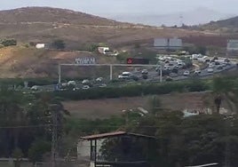 Los atascos en el enlace de la A-30 y la A-7 en Murcia, este viernes.