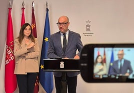 El edil de Movilidad, Gestión Económica y Contratación, José Francisco Muñoz, tras anunciar la congelación de impuestos para 2026 en Murcia.