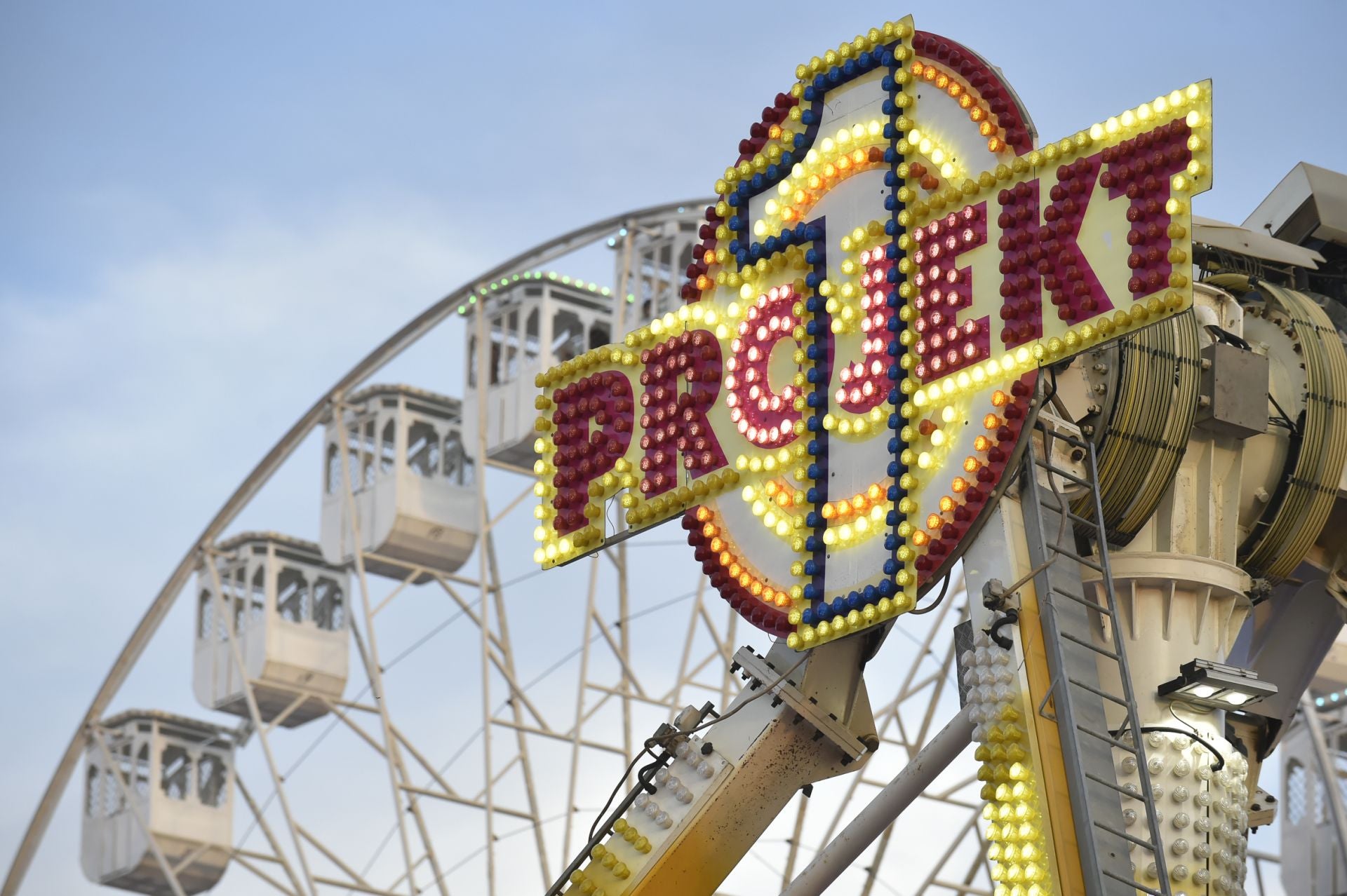 La Feria de Murcia comienza a girar