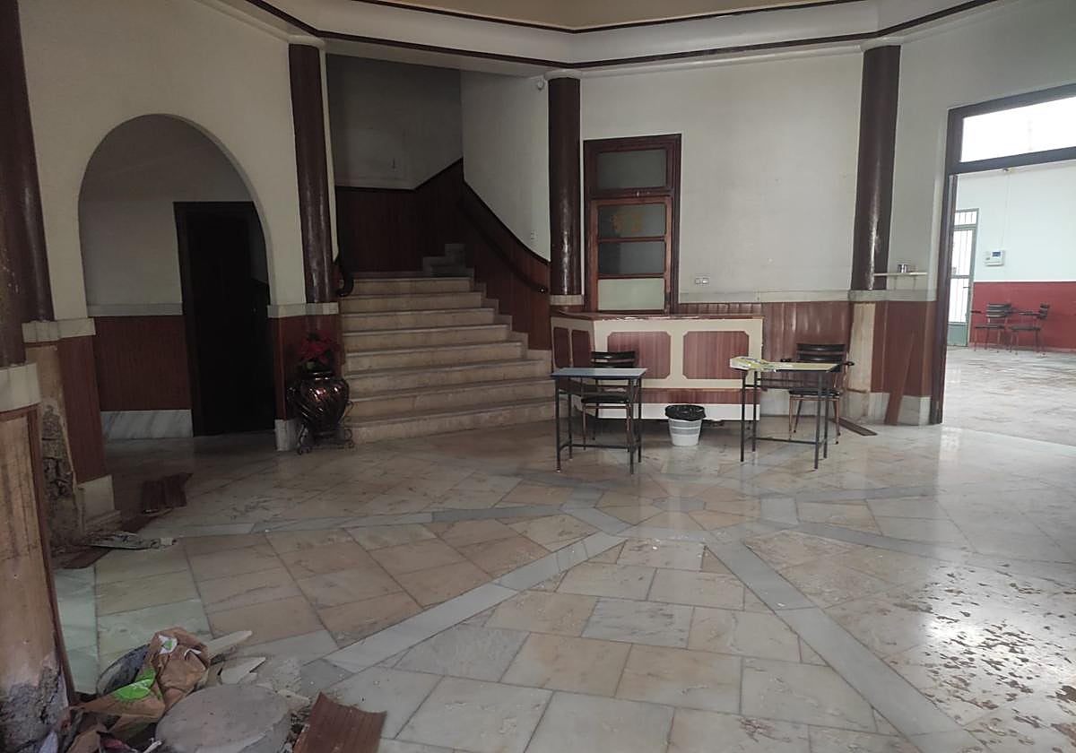 Interior del casino de Torreagüera.