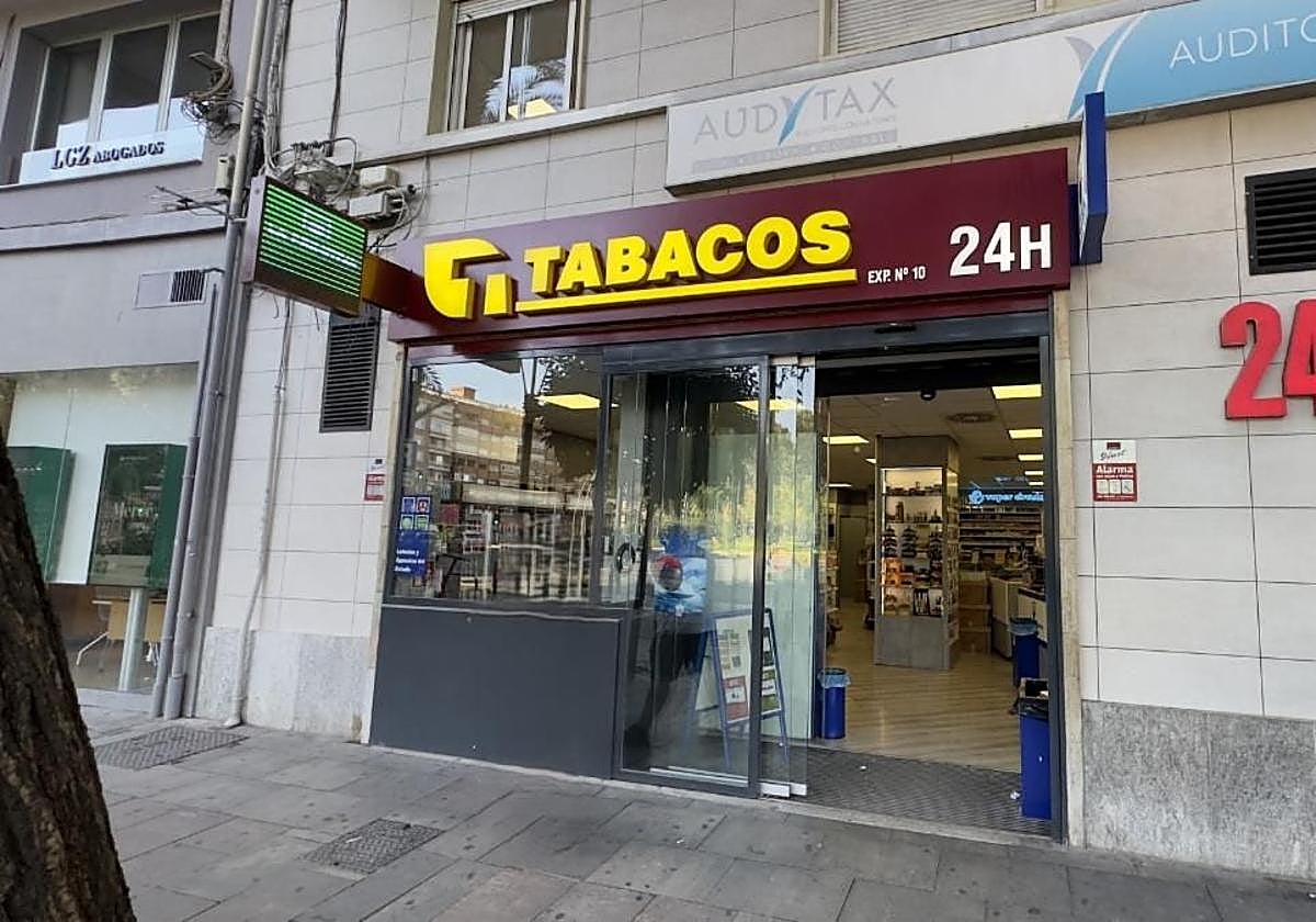 Administración de Lotería donde se ha vendido el número premiado en Murcia.