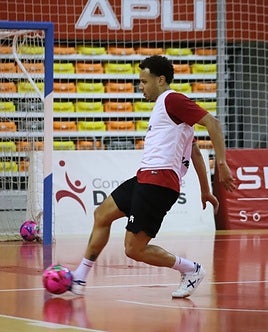Juninho en el entrenamiento de ayer en el Palacio.
