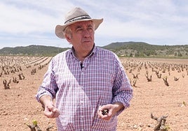 Francisco Carreño, a pie de campo en Bullas.