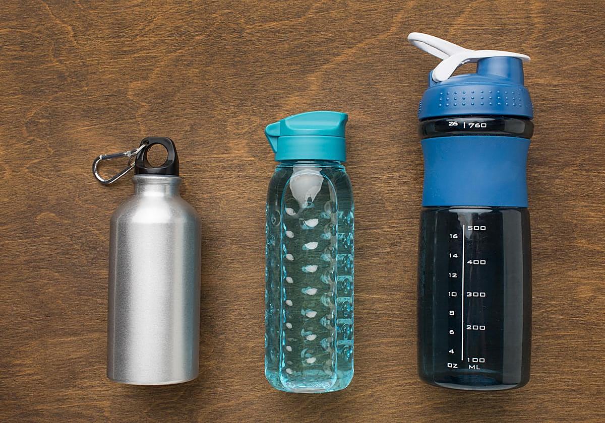 Botellas reutilizables para llevar agua al colegio.