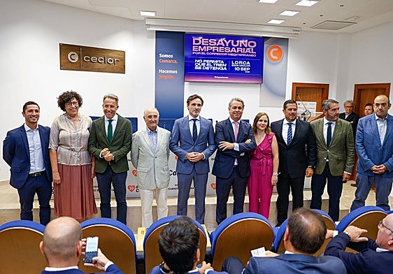Los participantes en el encuentro promovido por el movimiento Quiero Corredor en Ceclor.