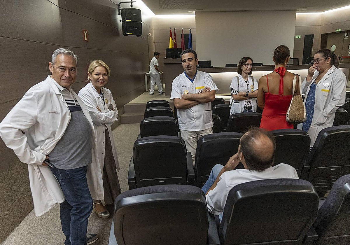 Asistentes a la asamblea informativa del Sindicato Médico celebrada este jueves en el Hospital Santa Lucía