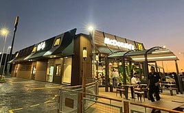 El restaurante de McDonald's en el parque comercial Los Olivos de Cieza