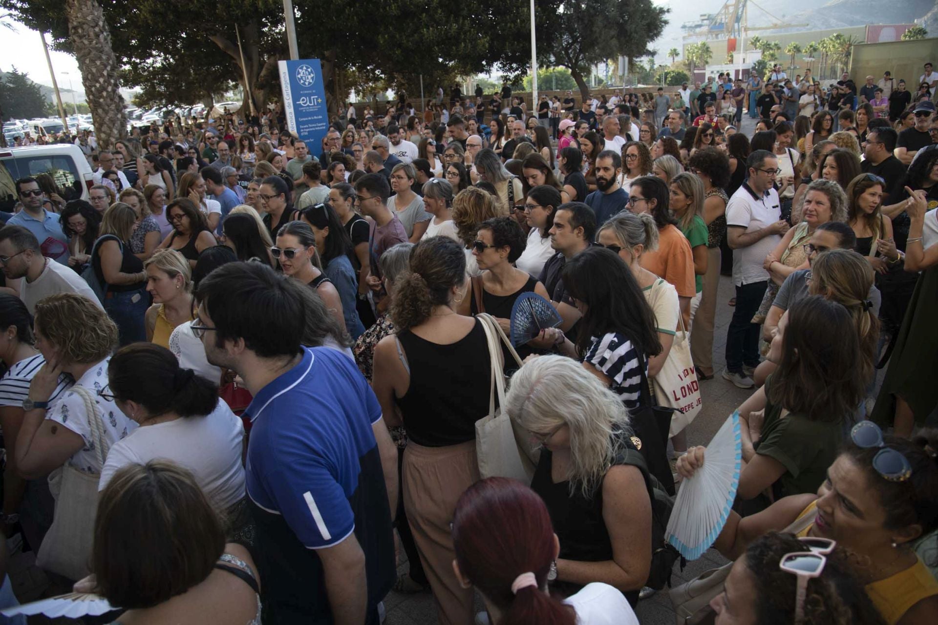 Más de 2.700 opositores optan a un centenar de plazas en Cartagena
