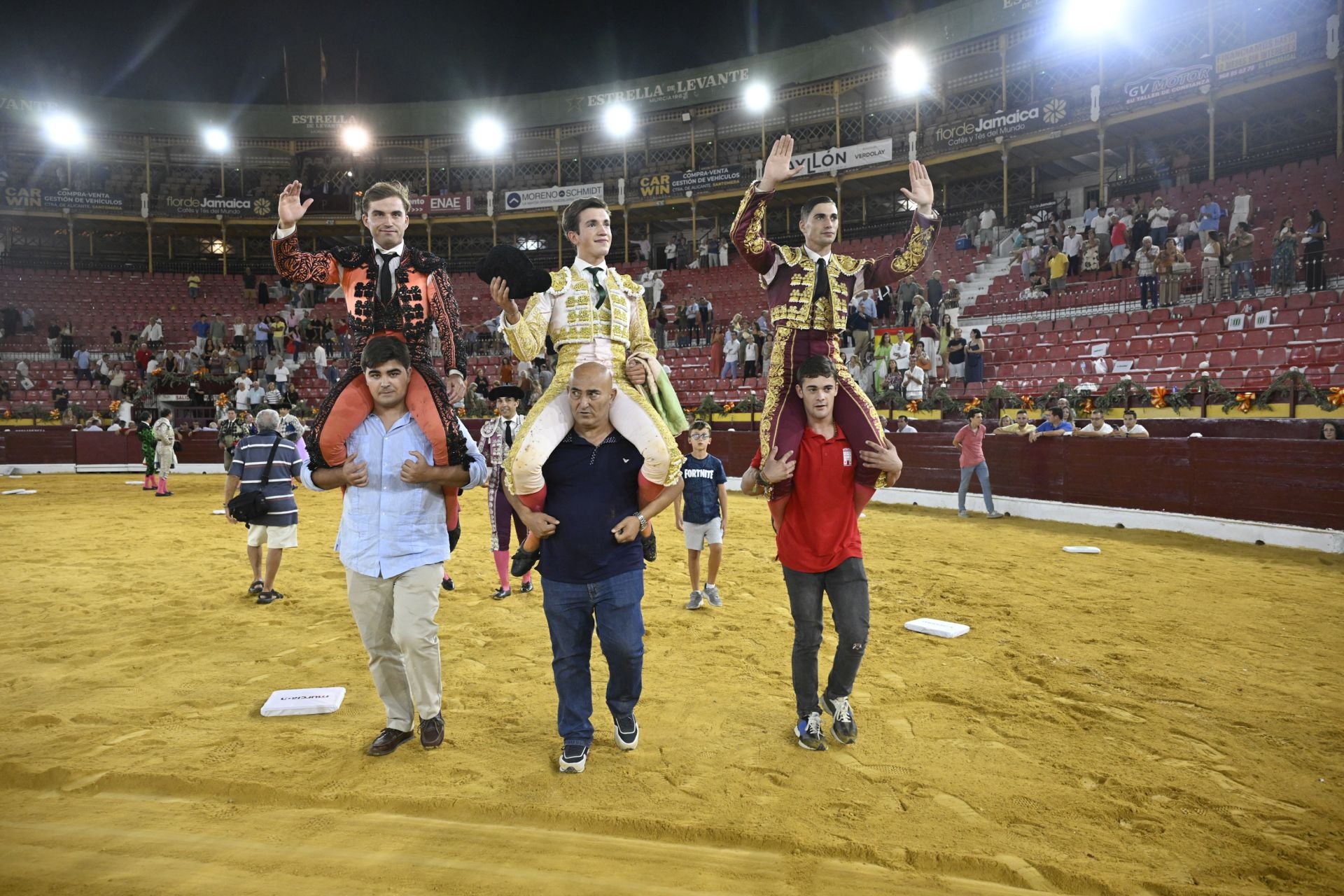 La primera novillada de la Feria Taurina de Murcia, en imágenes