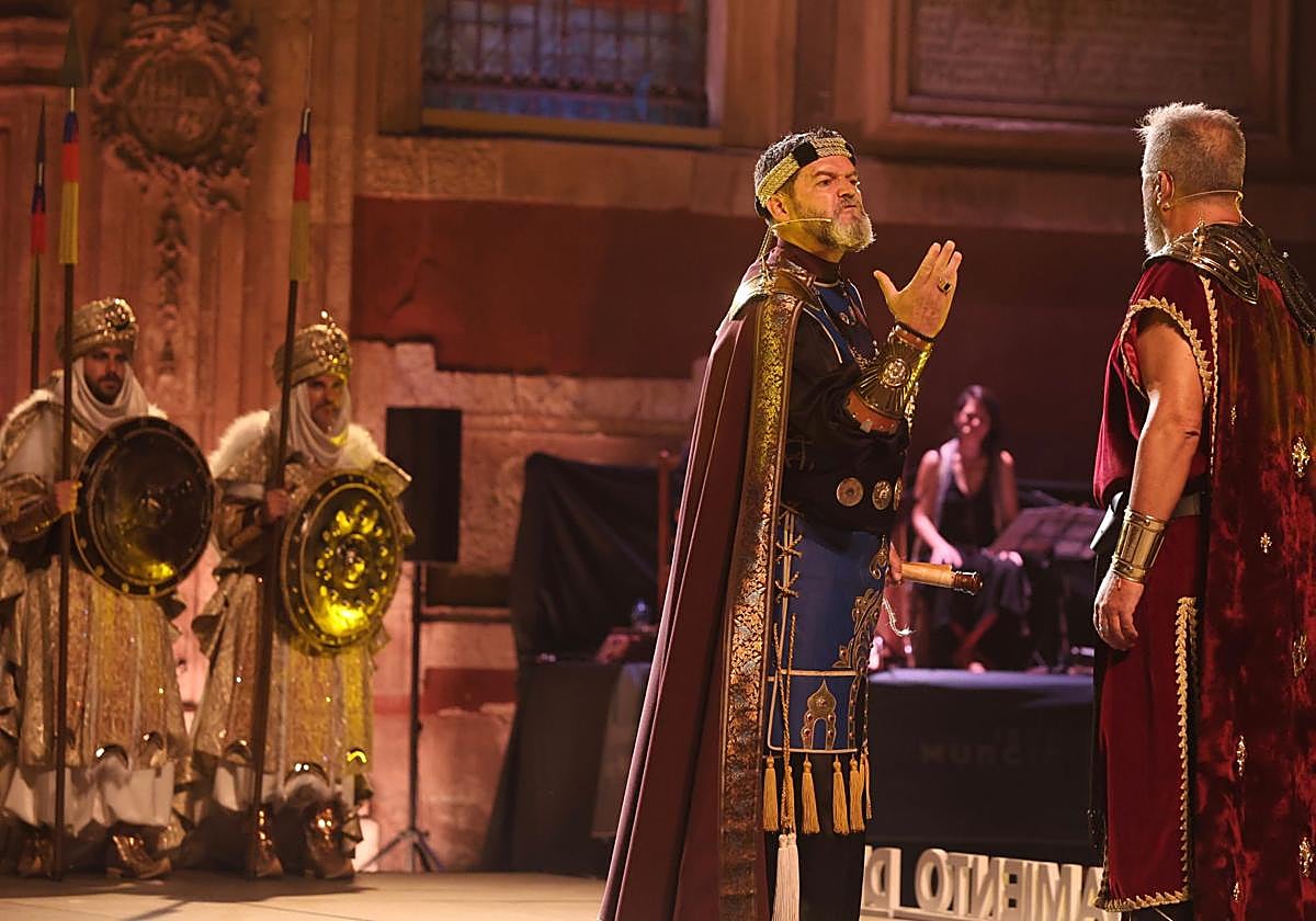 Simbólica entrega de llaves en Murcia, en imágenes