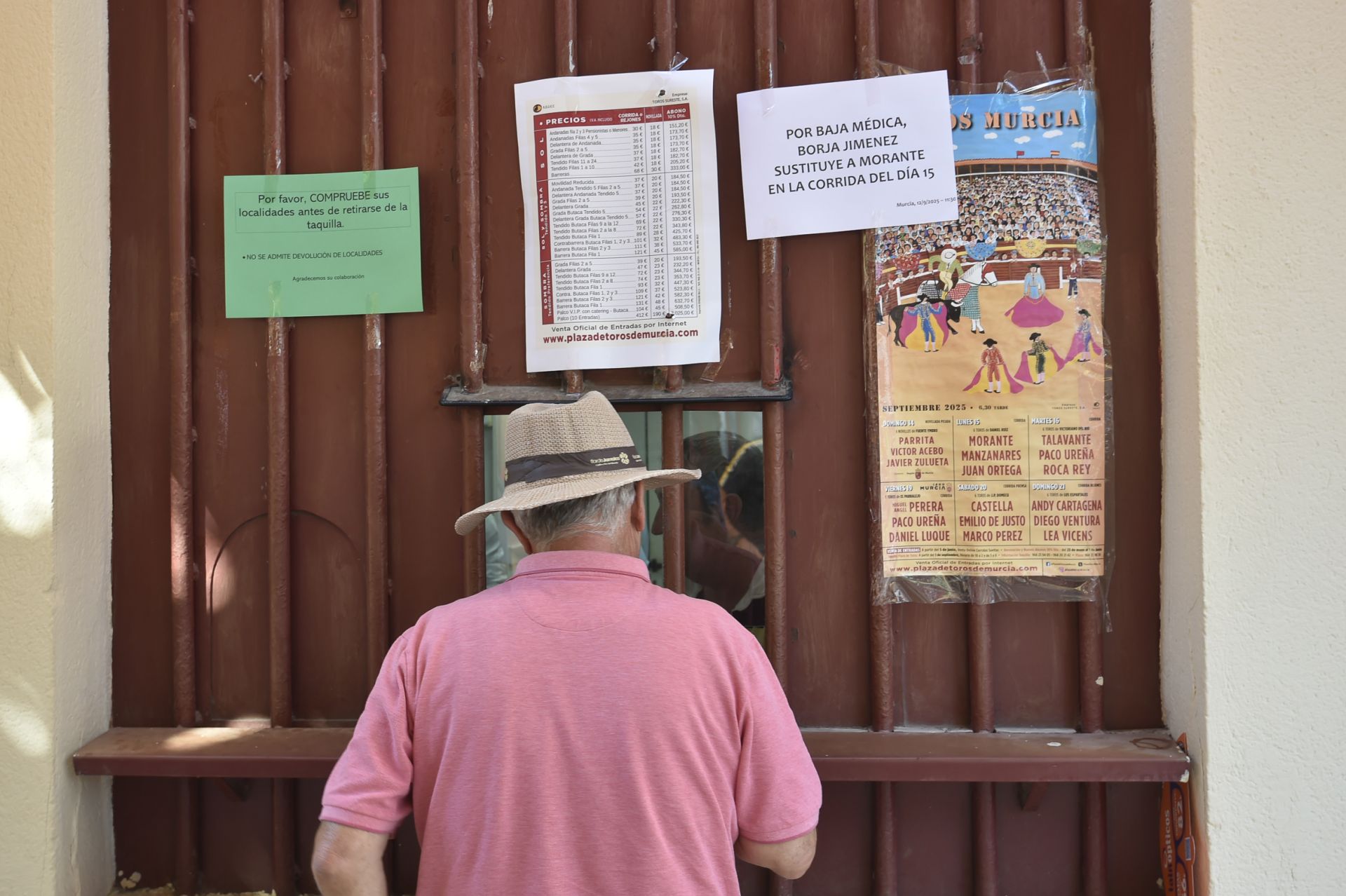 Ambiente de la primera corrida de la Feria Taurina de Murcia