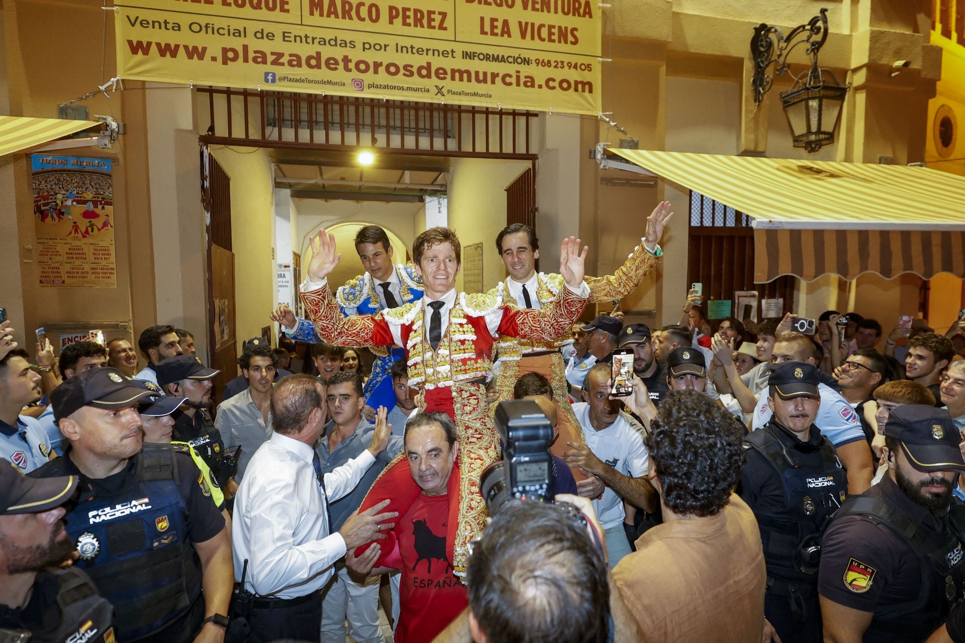 La primera corrida de la Feria Taurina de Murcia, en imágenes
