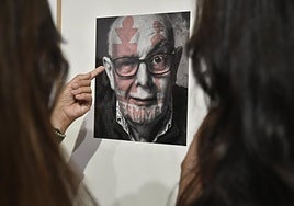 Ballester retratado por su primo, el fotógrafo Juan Ballester.