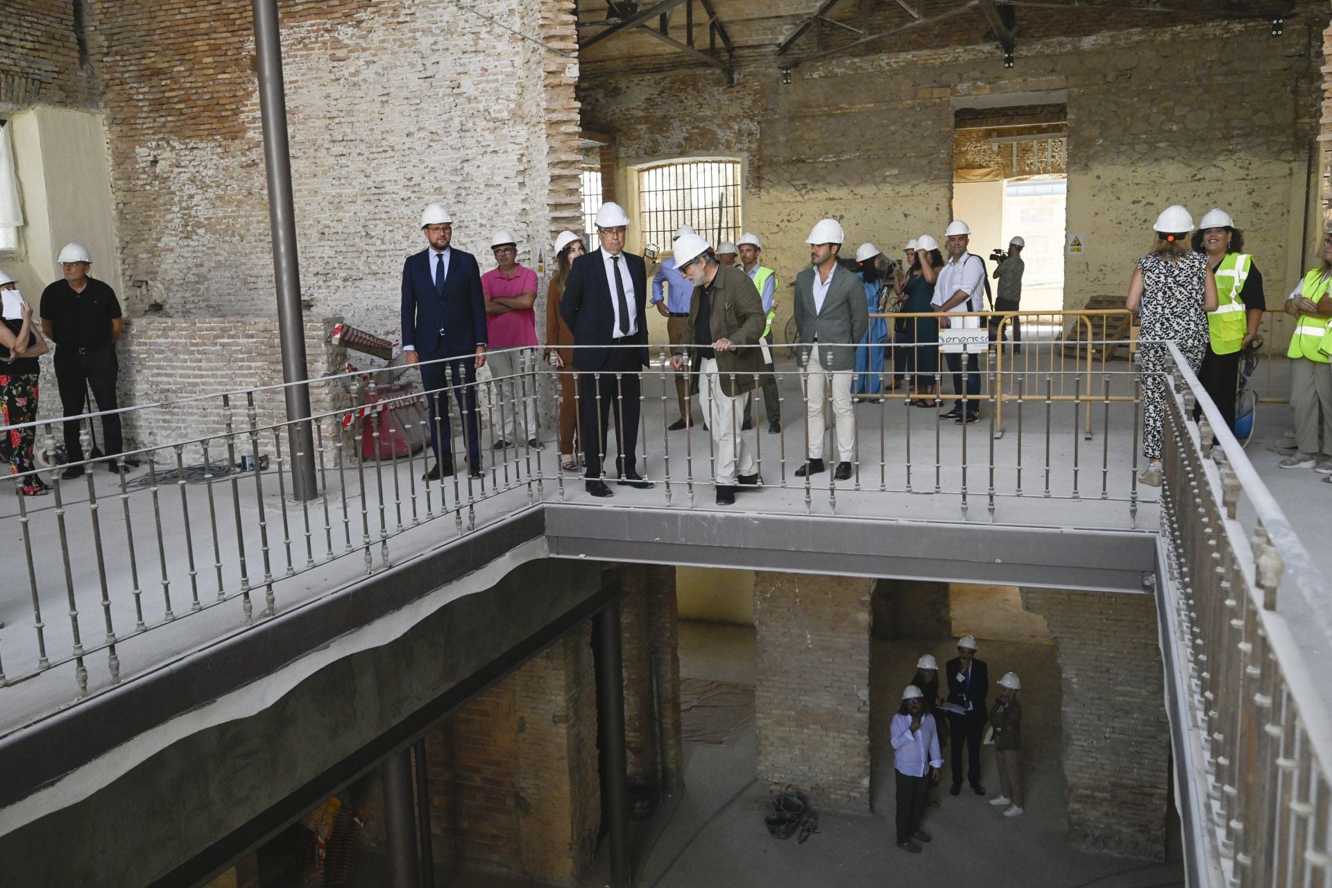 La visita a la Cárcel Vieja de Murcia del artista internacional Jaume Plensa, en imágenes