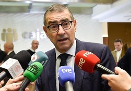 El rector de la UMU, José Luján.