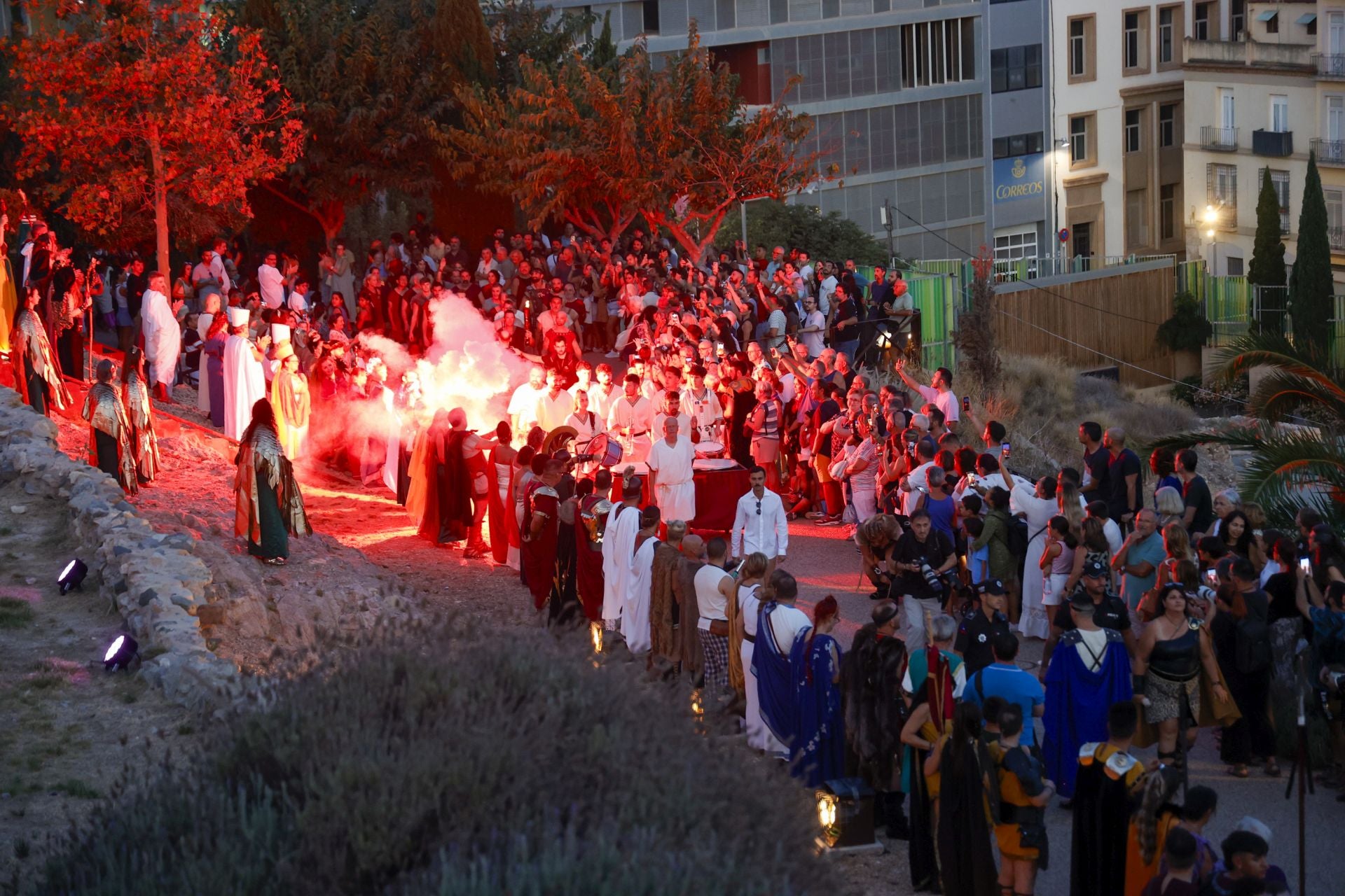 En imágenes, pregón e inicio de las Fiestas de Carthagineses y Romanos