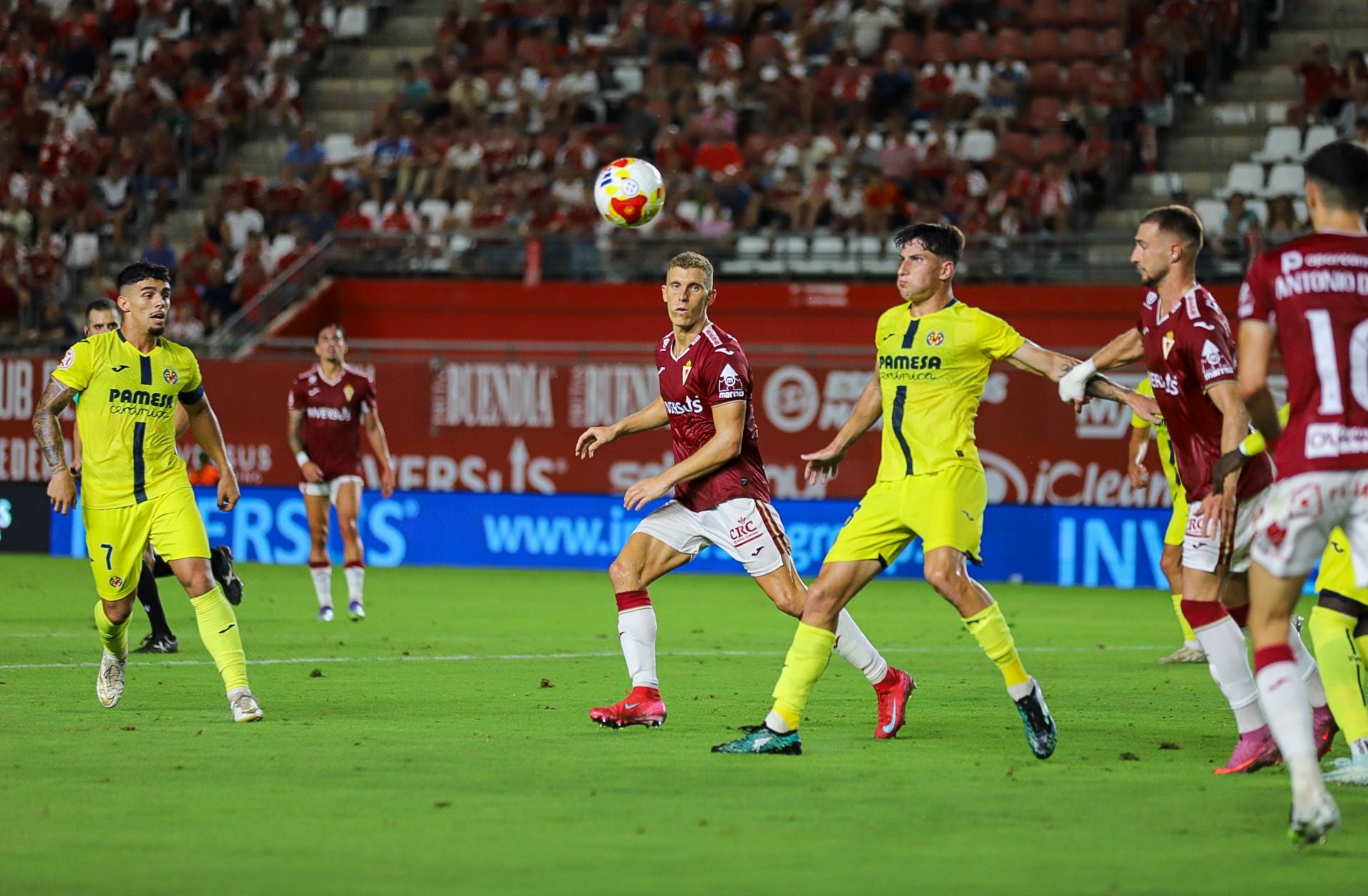 El Real Murcia consigue el empate en el último minuto, en imágenes