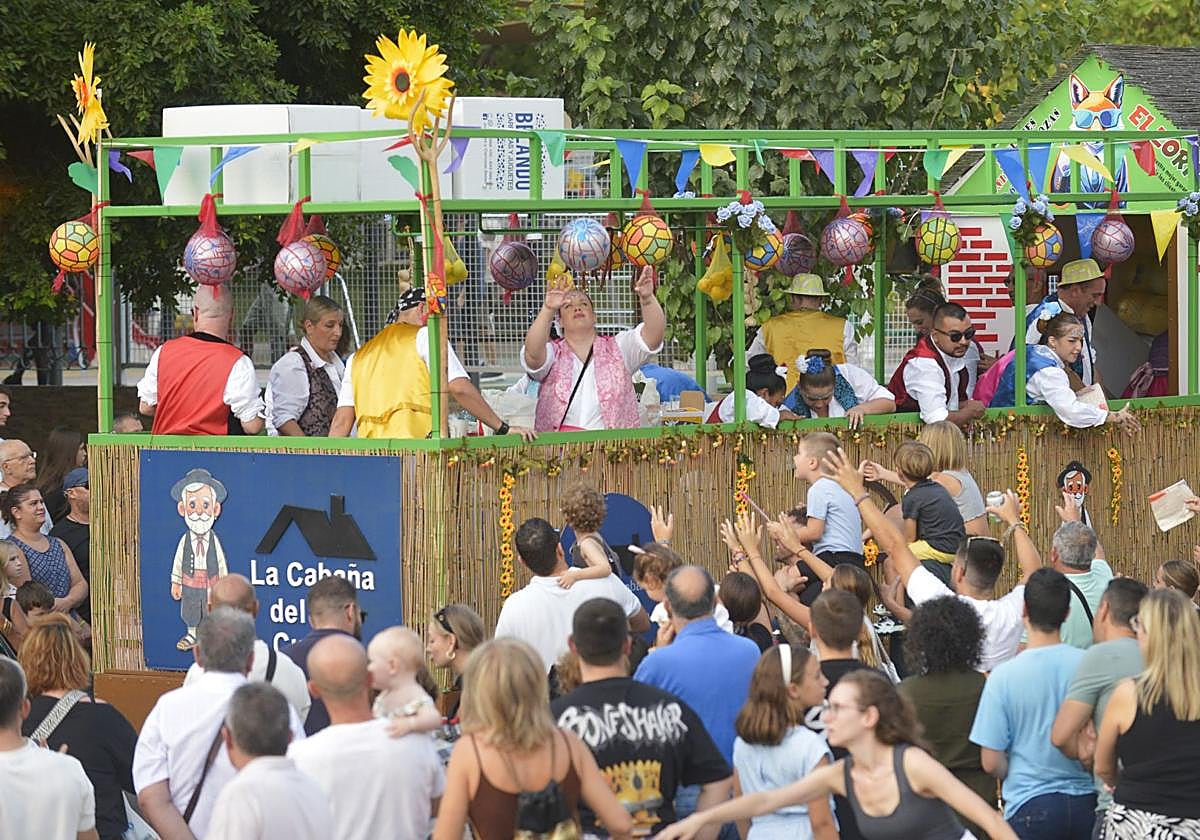 En imágenes, desfile de las carrozas de Molina de Segura