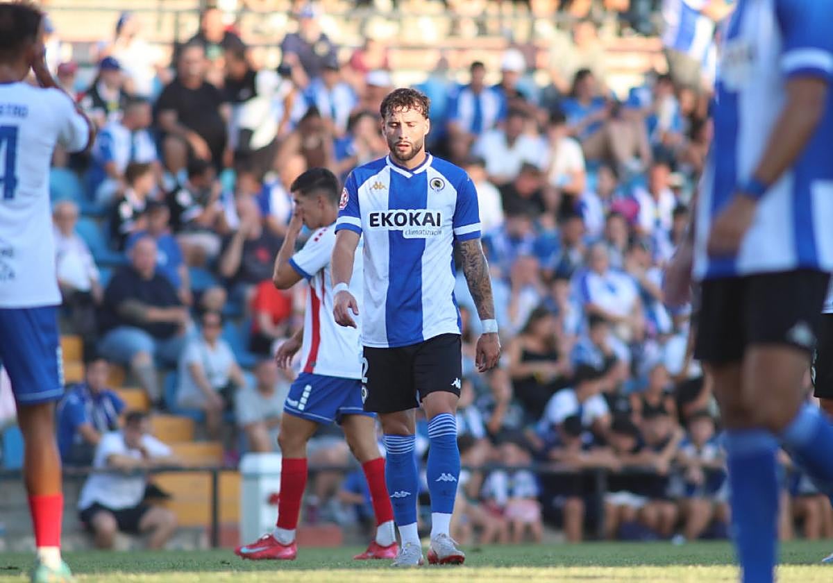Samu Vázquez, en la derrota contra el Algeciras en el Rico Pérez del pasado viernes 12 de septiembre.